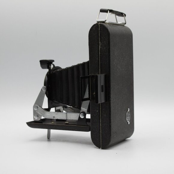 Vintage Kodak Voigtlander 1930 Camera - Picture 5 of 7